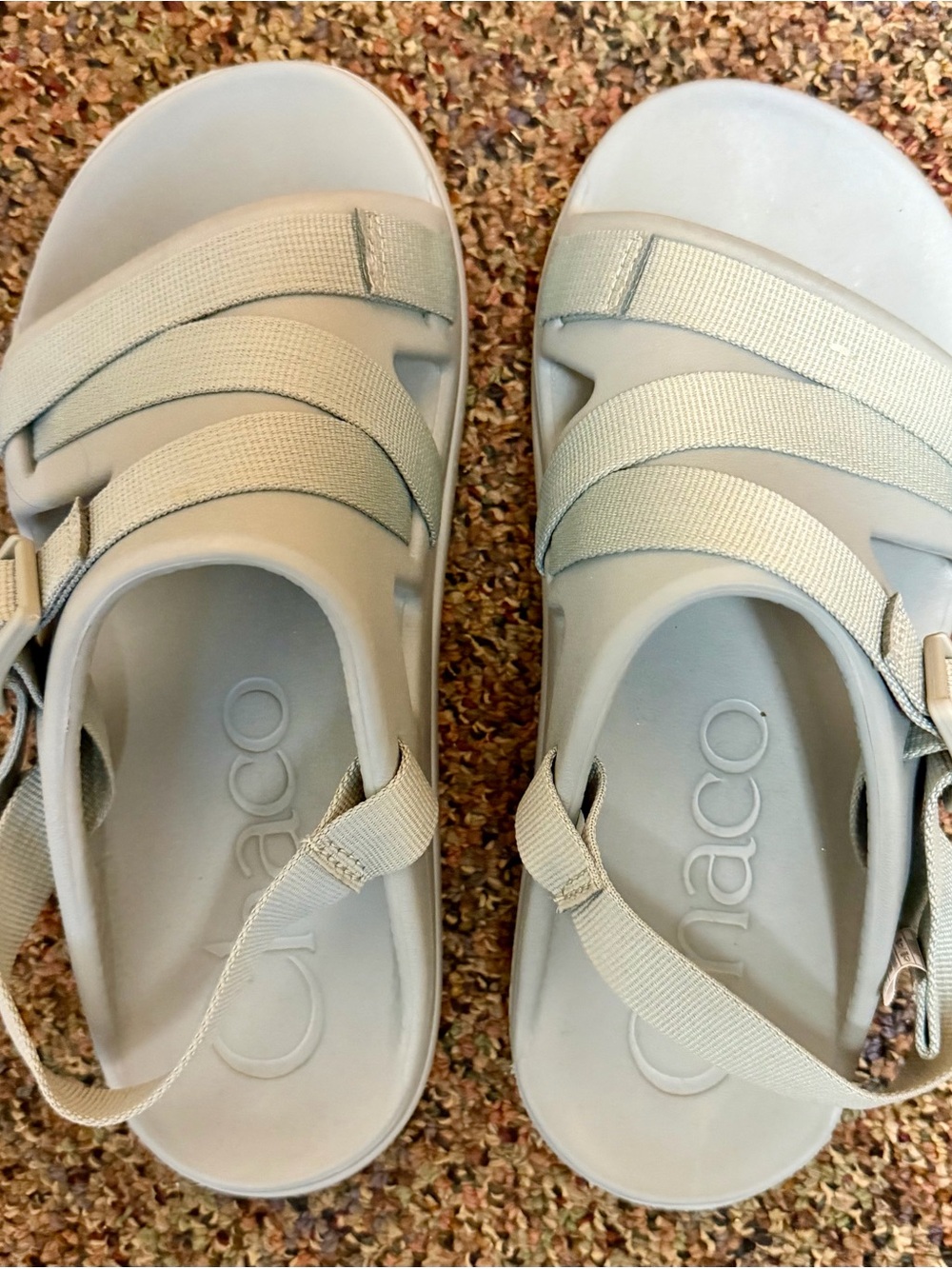 Chaco Women's Light Gray Strappy Sport Sandals, Size 8, Barely Worn